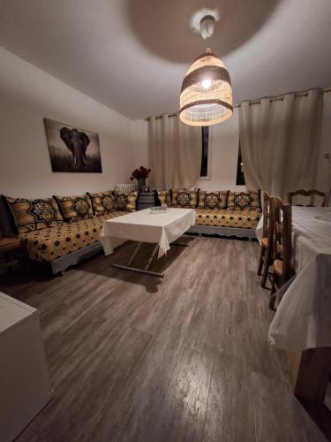 4 Chambres 8 pers Pro Groupe Famille Airbus Meet – khách sạn tại Colomiers