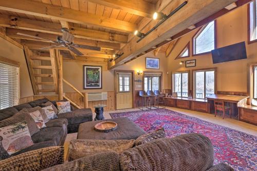 'Serenity on the River' Luxe Lewisburg Cabin! in White Sulphur Springs