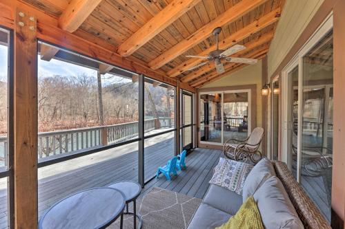 'Serenity on the River' Luxe Lewisburg Cabin! in White Sulphur Springs