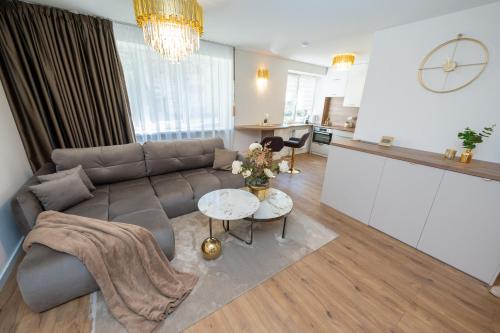 Golden Luxury Apartment- Self Check-in – khách sạn tại Panevezys