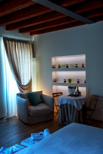 Massimago Wine Suites Massimago Wine Suites is conveniently located in the popular Citta Antica area. The hotel has everything you need for a comfortable stay. Free Wi-Fi in all rooms, Wi-Fi in public areas, car park are j