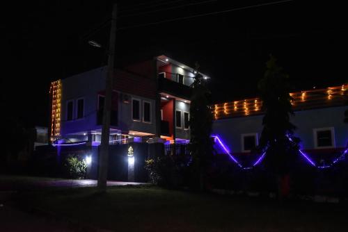 Skye Palace Apartment - Royal Retreat in อะคูร์