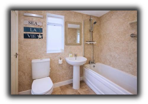 Pitchside House Walk to Anfield sleeps 7, Liverpool (photo 5)