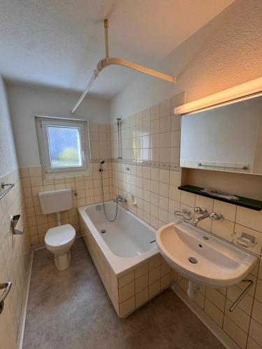 Bathroom, Modern 2-Room Apartment in Zurich - ideal for longterm Stays in Dietikon