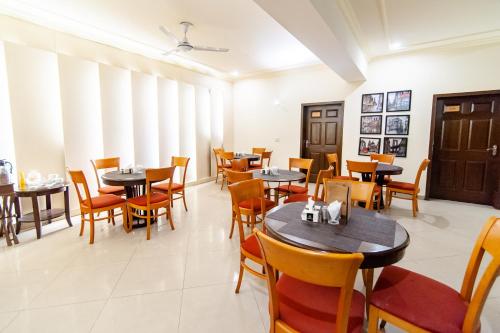 Shelton Rezidor House F-8 Islamabad - image 8
