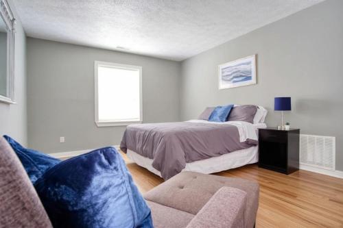 Explore Indy in Perfect Location - Cozy 1BR near Indiana Farmers Coliseum