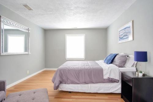 Explore Indy in Perfect Location - Cozy 1BR near Indiana Farmers Coliseum