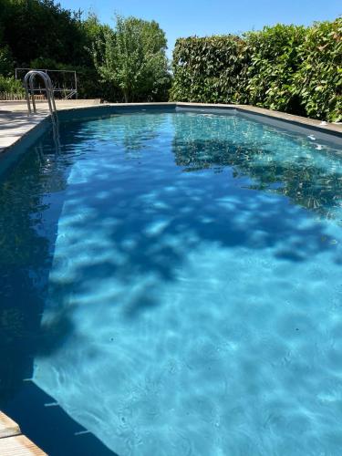 Villa d'exception avec Piscine et suites privées gîte à louer Juville