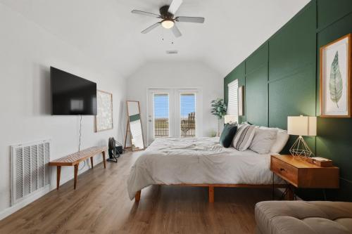 Serene Coastal Escape with Gulf Views home - image 3