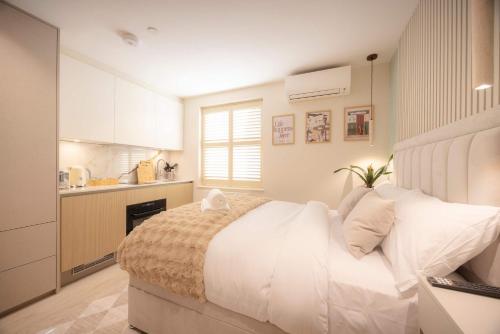 Kitchen, Premium Studio 10 at The Orange Door Little Venice near Rellik