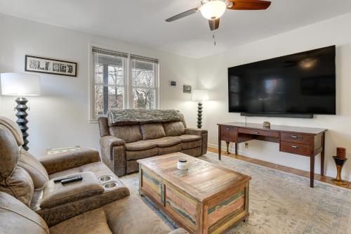 Spacious Chicago Group Home! Walk to Train & Eats – khách sạn tại Uptown