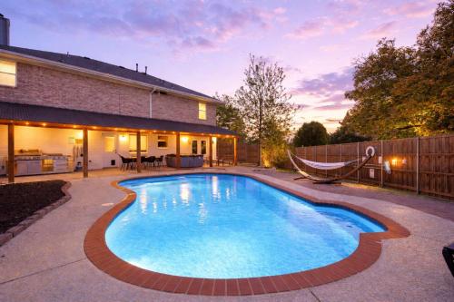 Texan 5 3 Oasis - Hot tub Pool Cinema Room in Rowlett, Vereinigte Staaten von Amerika