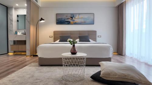 CCLUX Suites - Piraeus Port Hub & Express Check-in, Piräus