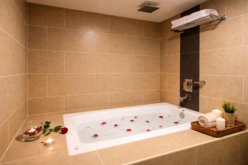 kopalnica, Urban Green Hotel & Suites in Carmen