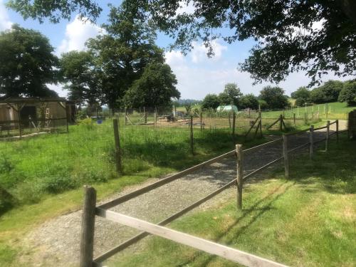 Studio indépendant rénové avec jardin (Studio independant renove avec jardin) in La Guerche-de-Bretagne