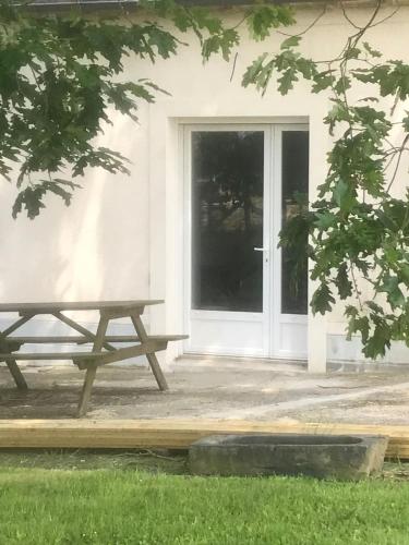 Studio indépendant rénové avec jardin (Studio independant renove avec jardin) in La Guerche-de-Bretagne