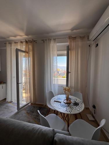 Apartment in the center - image 4