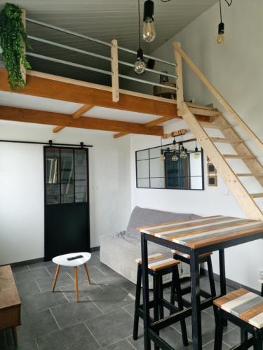 Jolie maisonnette avec terrasse et emplacement voiture à 200m de la plage