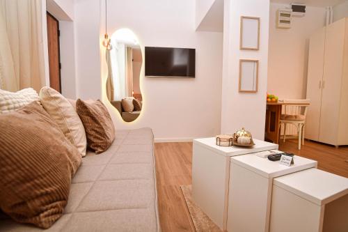 Michurin Apartment - free parking - near bus & train station, Skopje