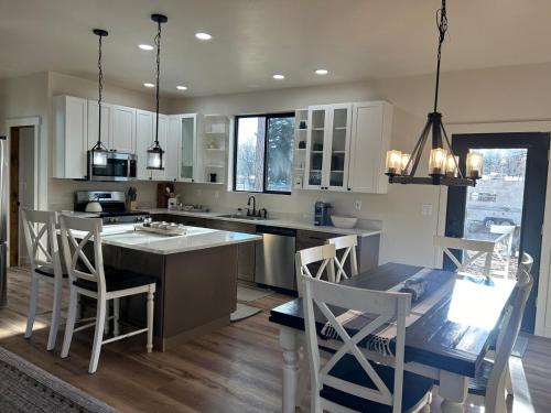 The Farmhouse in Darby (MT)