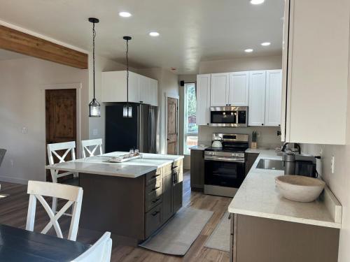 The Farmhouse in Darby (MT)
