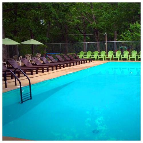 Cabin Hilltop D on Meramec River in 古巴