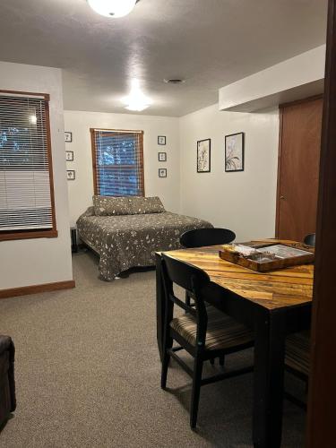 Cabin Hilltop D on Meramec River in 古巴