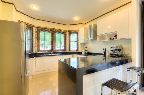 %name Serisa 3 bedroom pool villa ภูเก็ต