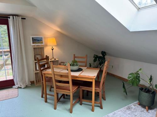 設施, Kinsol Hideaway in 桑尼根湖 (BC)