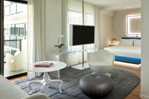 room detail thumbnail 0