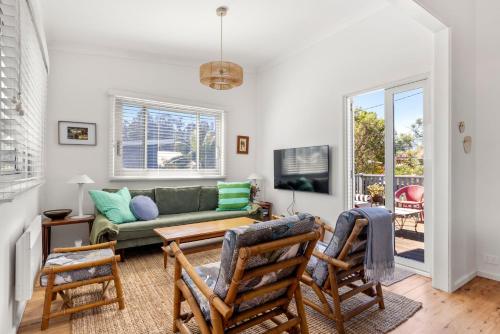Urchins - Pet Friendly - 5 Mins Walk to Beach in Currarong