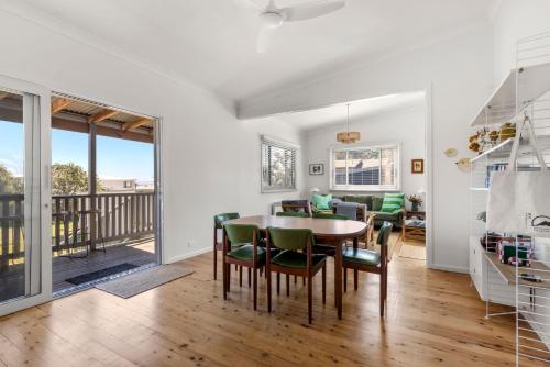 Urchins - Pet Friendly - 5 Mins Walk to Beach in Currarong