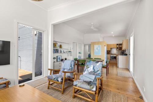 Urchins - Pet Friendly - 5 Mins Walk to Beach in Currarong