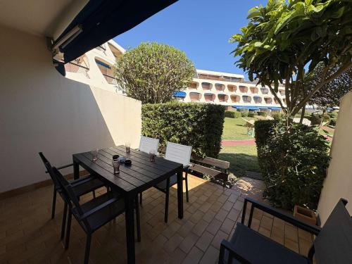 Studio climatisé avec terrasse - 4 pers. - FR-1-250-334