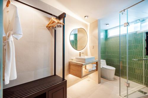 room detail thumbnail 2