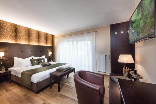 Twin/Double Room with Balcony Waldzauber