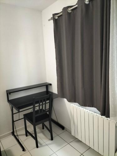 Chambre privée - Près de Bordeaux (Chambre privee - Pres de Bordeaux) in วีลนาฟ-ดอร์นง