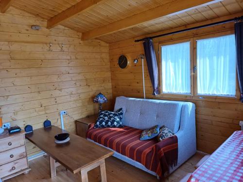 Chalet Glamping in Īgaste