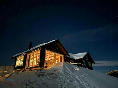 Renovated Mountain Cabin With Mountain Views