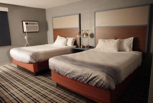 AmericInn by Wyndham Forest Lake - image 22