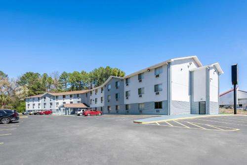 Super 8 by Wyndham Homewood Birmingham Area
