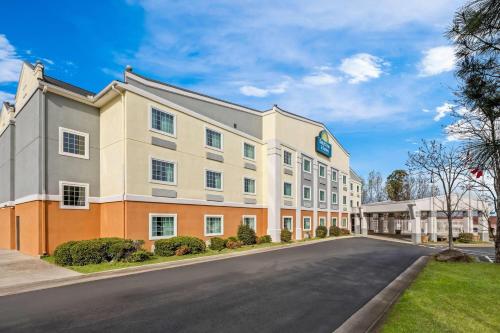 Days Inn & Suites by Wyndham Union City - image 28