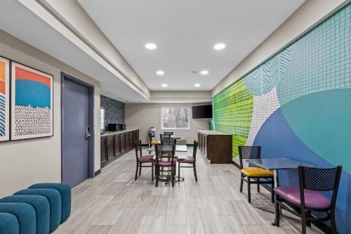 Days Inn & Suites by Wyndham Union City - image 37
