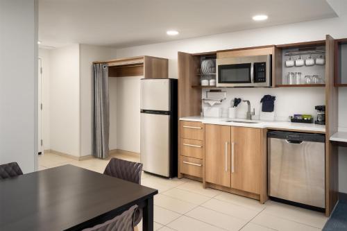 Home2 Suites By Hilton Jacksonville Airport - image 38