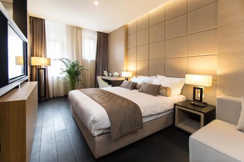 Dominic Smart & Luxury Suites - Republic Square - image 4