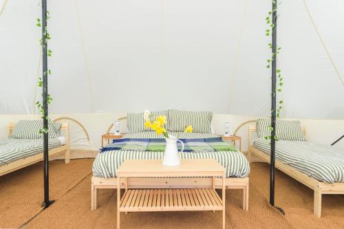 Boscoppa Farm-Emperor Tent 1