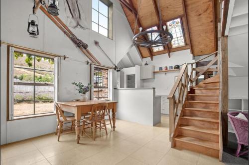 Stone Cottage in Clyde - Sleeps 6 in Clyde