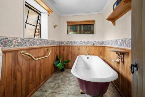 Stone Cottage in Clyde - Sleeps 6 in Clyde