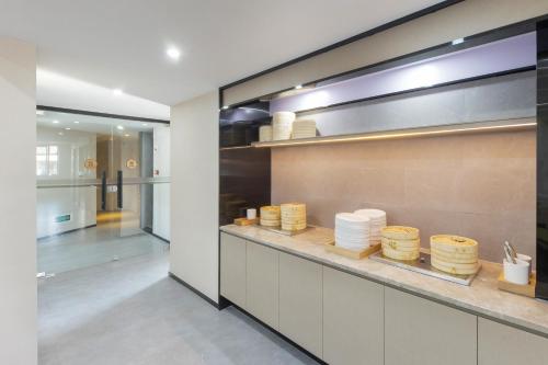 JI Hotel Hangzhou Wulinmen Metro Station - image 4