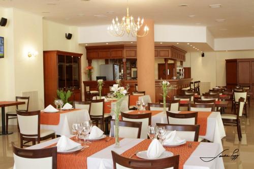 Étterem, Grand Hotel Libertad in Nueve de Julio Partido